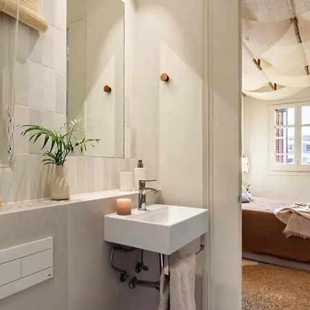 Lidi - 2 Bedrooms And Balcony In Eixample Esquerra Apartment