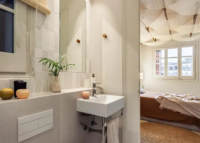 Lidi - 2 Bedrooms And Balcony In Eixample Esquerra Appartement