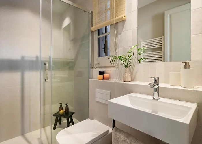 Lidi - 2 Bedrooms And Balcony In Eixample Esquerra